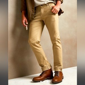 Banana Republic Traveler Slim Fit Size 38 x 30 in Khaki